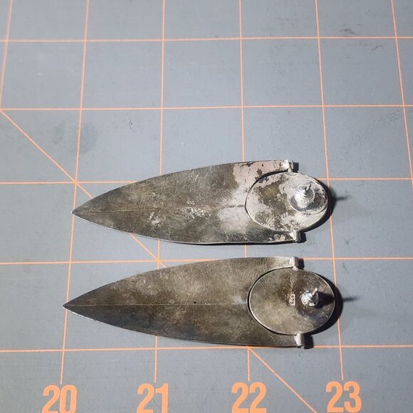 Vintage African Mask Abalone & Sterling Silver Post Earrings - Picture 5 of 7